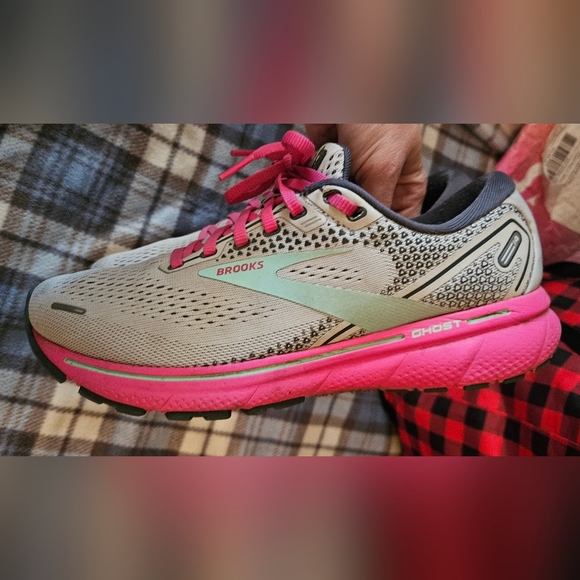Brooks Ghost Women's Running Shoes - Pink and Gray - Picture 2 of 7